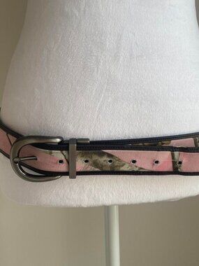 pink camo belt with silver buckle